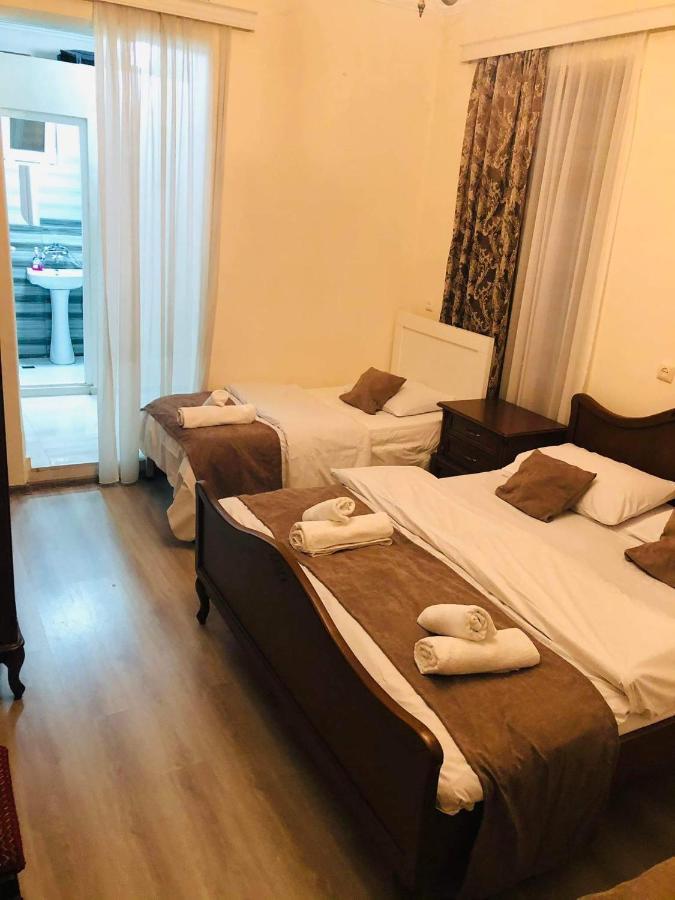 Nana'S House Hotel Batumi Exterior photo