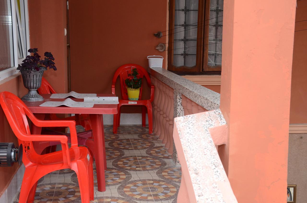 Nana'S House Hotel Batumi Exterior photo