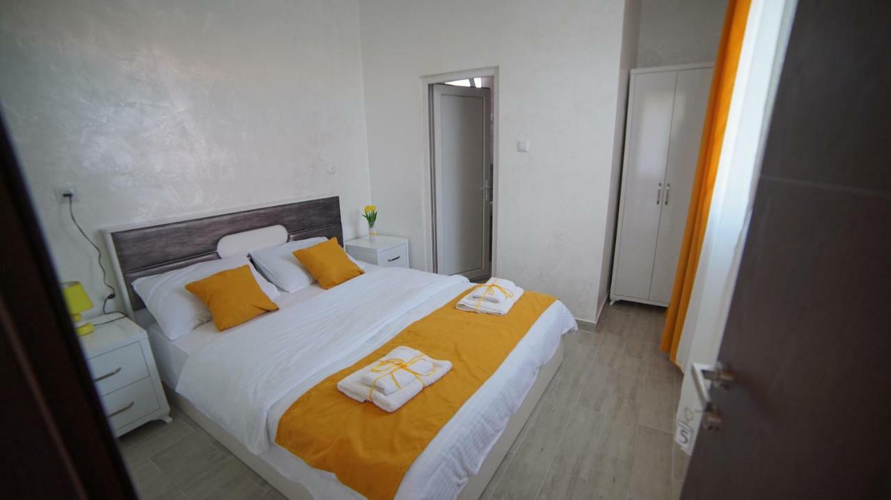 Nana'S House Hotel Batumi Exterior photo